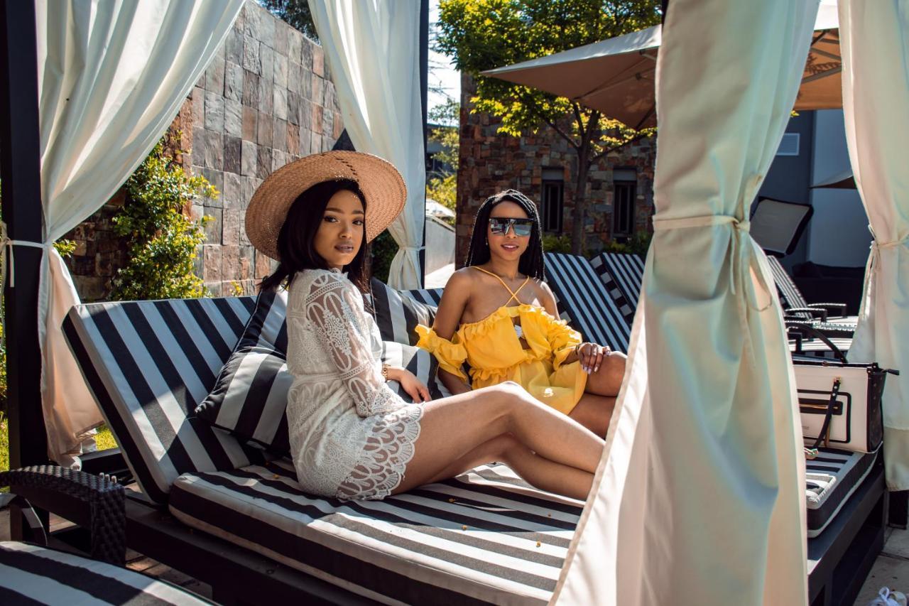 Seven Villa Hotel & Spa Йоханесбург Екстериор снимка The Cabana