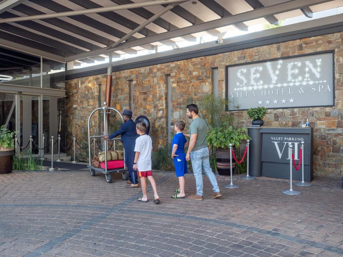 Seven Villa Hotel & Spa Йоханесбург Екстериор снимка The entrance of the hotel